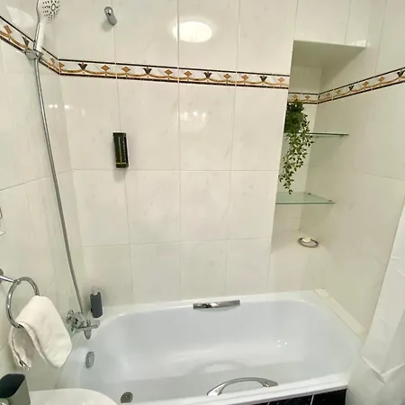 Audrey Hepburn Ii Location Cathedral View Air-conditioned Apartment