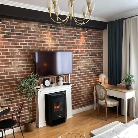 Audrey Hepburn Ii Location Cathedral View Air-conditioned Apartment *