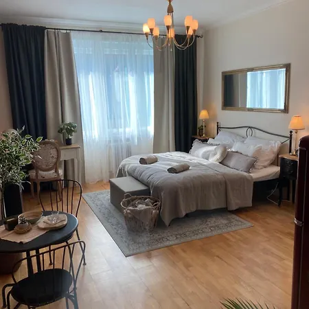 Audrey Hepburn Ii Location Cathedral View Air-conditioned Apartment *