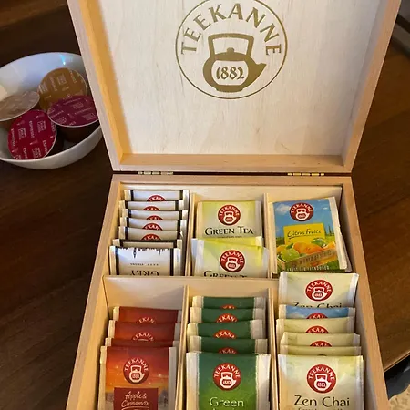 Audrey Hepburn Ii Location Cathedral View Air-conditioned