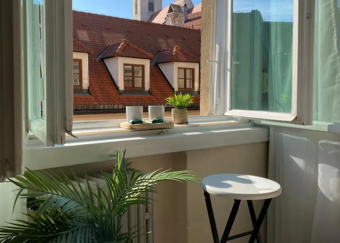 Audrey Hepburn Ii Location Cathedral View Air-conditioned * Bratislava