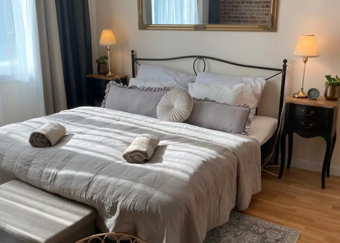 Lägenhet Audrey Hepburn Ii Location Cathedral View Air-conditioned