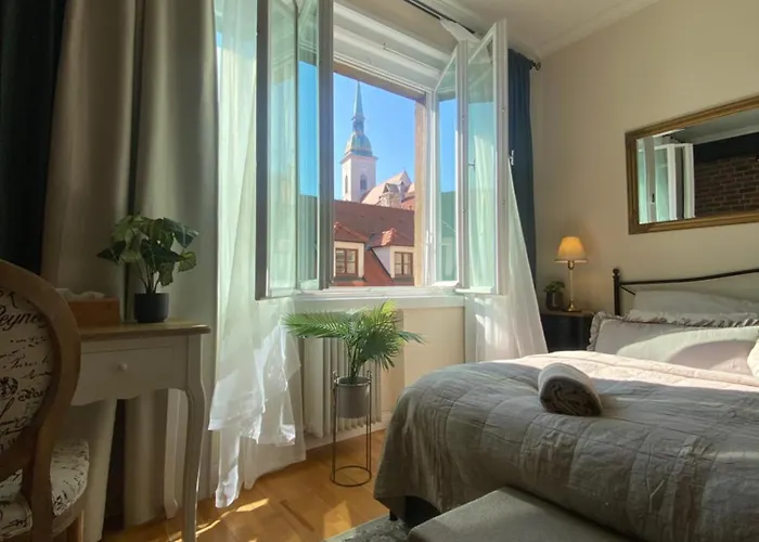 Audrey Hepburn Ii Location Cathedral View Air-conditioned Apartment