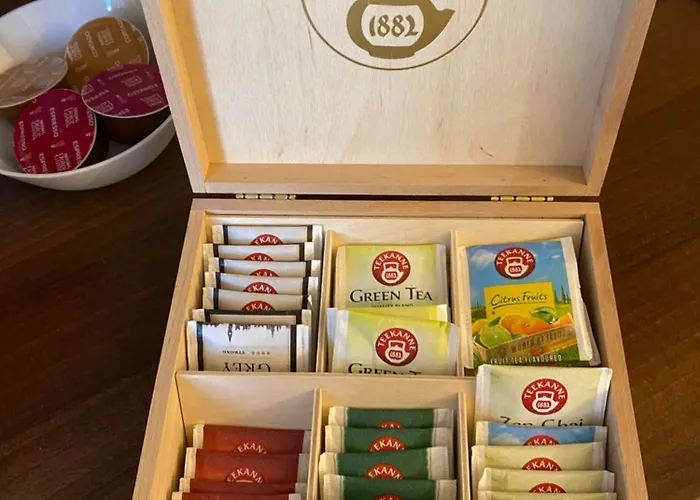 Audrey Hepburn Ii Location Cathedral View Air-conditioned