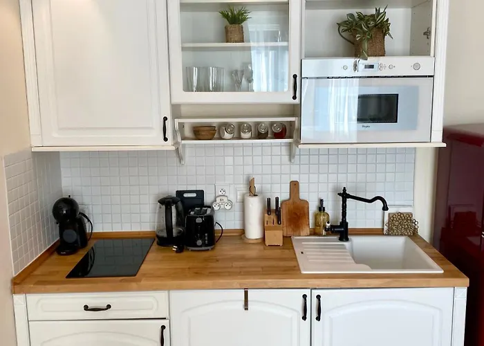 Audrey Hepburn Ii Location Cathedral View Air-conditioned *